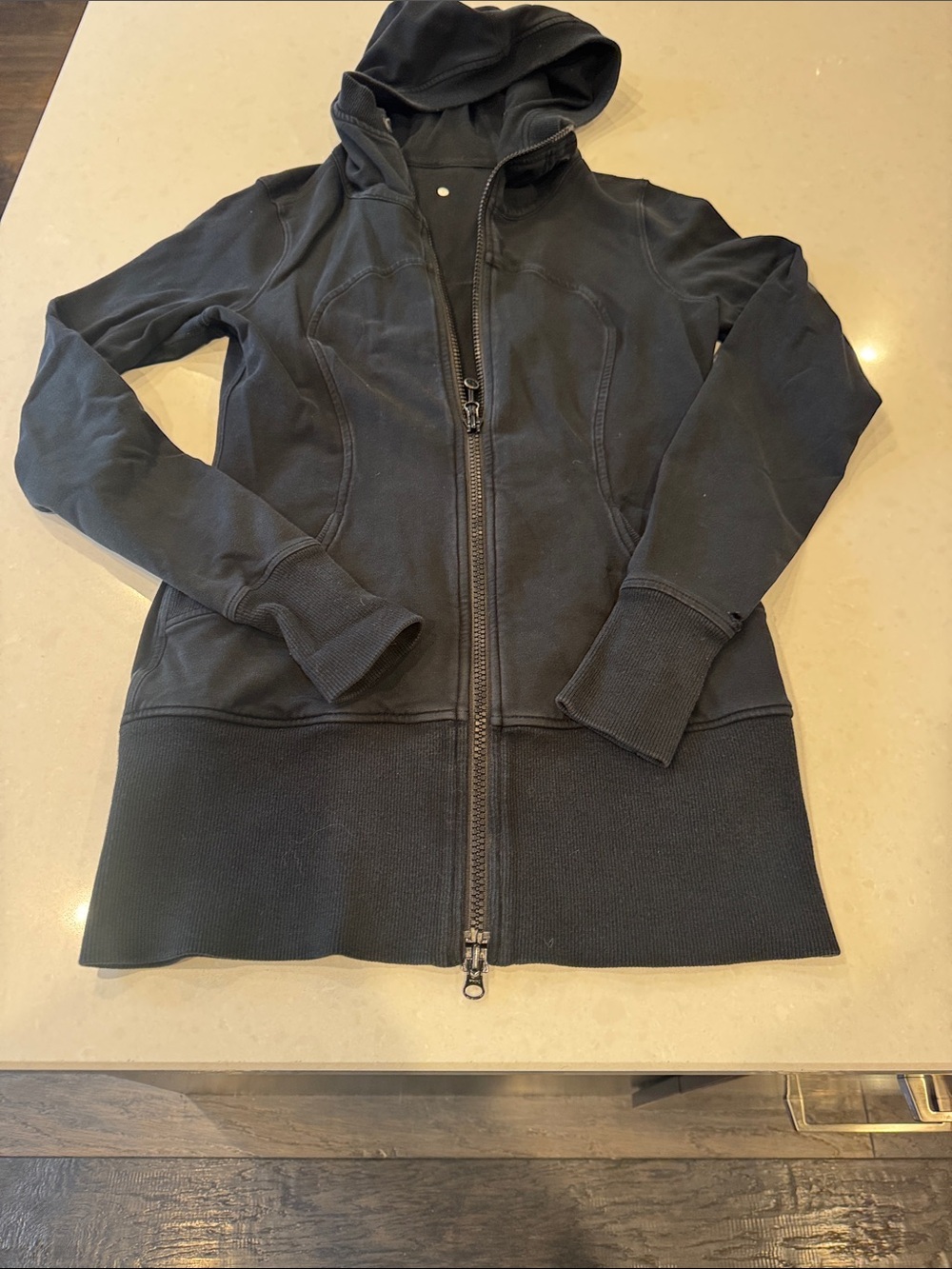 lululemon athletica Black Full-Zip Hooded Jacket material soft small hole c pic